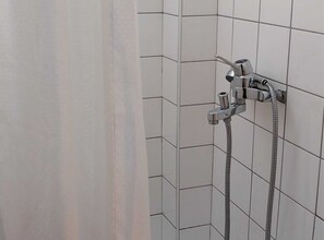 Apartment (One Bedroom Apartment with Balcony) | Bathroom