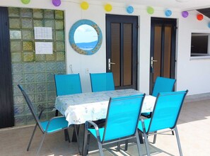 アパートメント (One Bedroom Apartment with Balcony) | ダイニングルーム