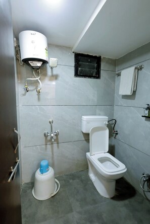 Bathroom - Hotel Daimond (Indore)