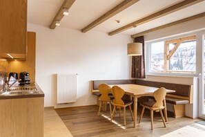 Apartment | Dining
