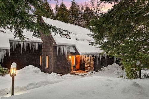 Mountain Haven for Families | Deck | Shuttle | Views