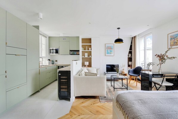 Appartement | 1 slaapkamer, een laptopwerkplek, een strijkplank/strijkijzer