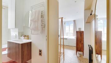 Apartment | Bathroom | Towels