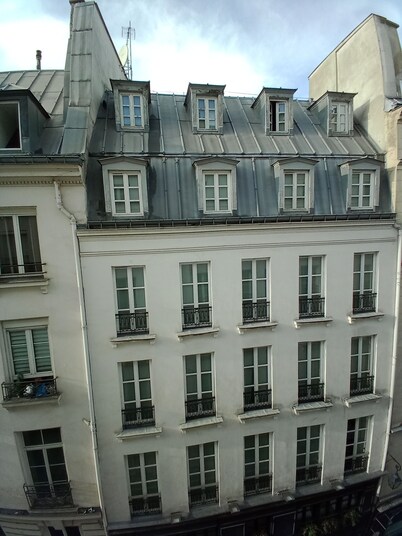 Le Marais St.Paul Mobility lease apartment 