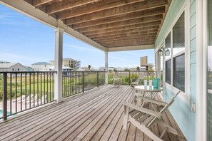 屋外ダイニングエリア