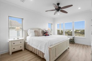 3 bedrooms, iron/ironing board, travel crib, WiFi - Heated Pool Hot Tub Gulf View Elevator, Top (Gulf Shores)