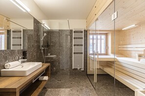 Apartment | Bathroom | Hair dryer - Nice Lodge With Balcony (Hermagor-Pressegger See)
