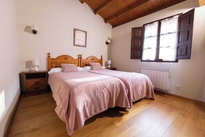 3 habitaciones, tabla de planchar con plancha y wifi gratis 