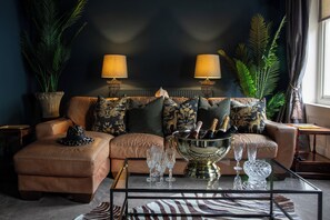 Living area - Beautifully restored townhouse in the heart of Sherborne (Sherborne)