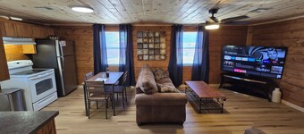 Sunny Hill at Gamble Hollow