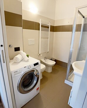 Apartment | Bathroom