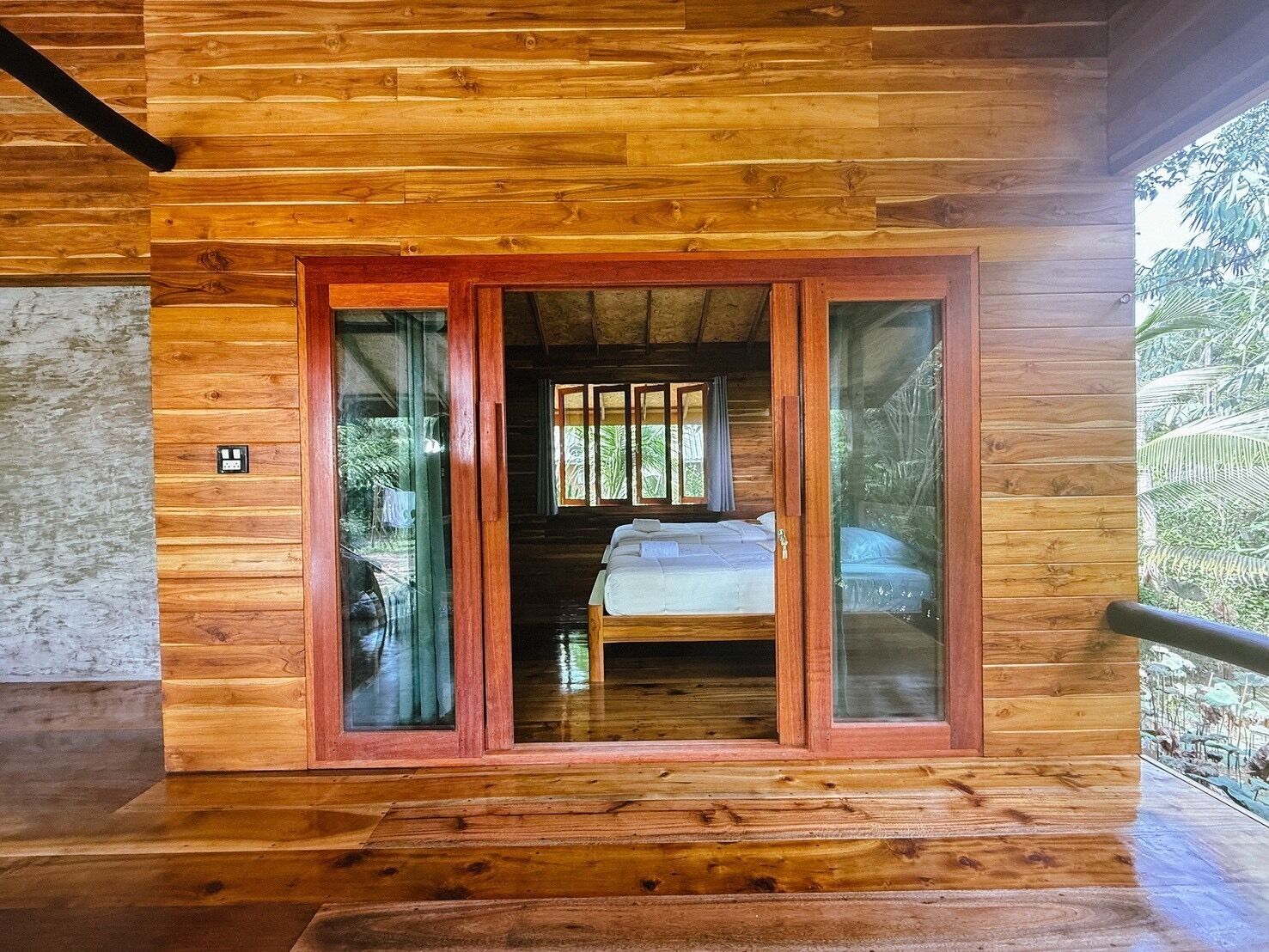 One Bedroom Twin | Desk, laptop workspace, free WiFi, bed sheets