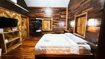 Escritorio, espacio para trabajar con laptop y wifi gratis