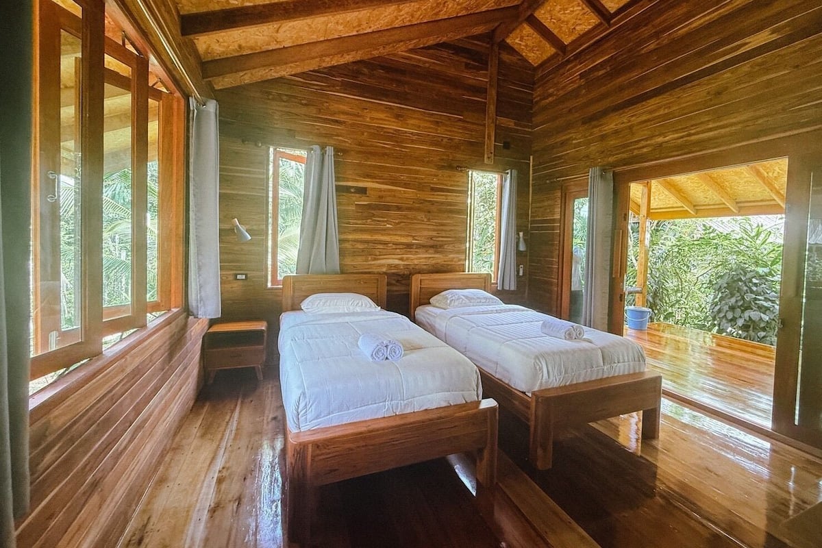 Desk, laptop workspace, free WiFi, bed sheets