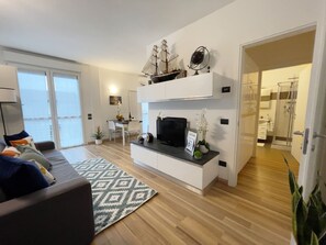Apartment | Living area - Chic Apt Near Piazza Duomo, Milan (Milan)