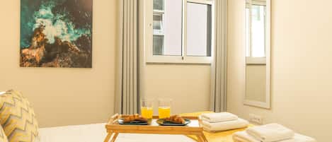 1 dormitorio, tabla de planchar con plancha, wifi gratis y ropa de cama