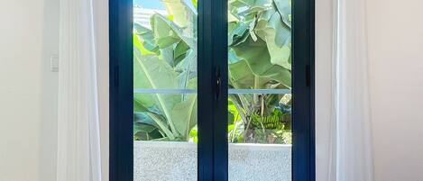 Strykjärn/strykbräda, gratis wi-fi och sängkläder