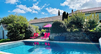 Beautiful gite set among vineyards with hot tub and use of heated swimming pool