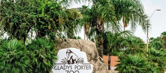 Bungalow on Polk - 2BD/1BA Home in Brownsville