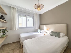 2 多间卧室、免费 WiFi、床单