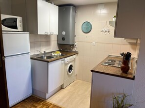 Fridge, microwave, oven, stovetop - MIRADOR DE CASTIELLO (Castiello de Jaca)