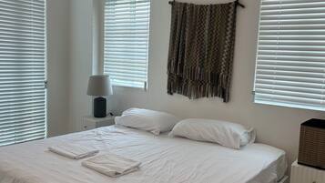 2 bedrooms, desk, free WiFi, bed sheets
