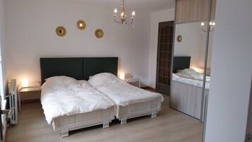 1 bedroom, free WiFi, bed sheets