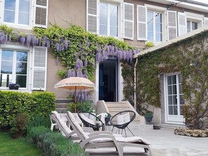 Terrace/patio - Charming cottage near Toul with private parking and terrace (Blénod-lès-Toul)