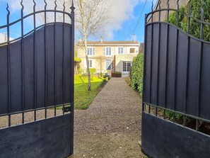 Enceinte de lâhĂ©bergement