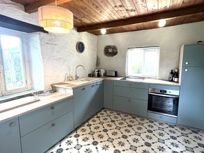 Micro-ondes, four, plaque de cuisson, lave-vaisselle