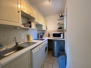 Kühlschrank, Mikrowelle, Geschirrspüler