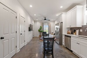 Fridge, microwave, stovetop, dishwasher - NEW*Bourbon House*KING Bed*Luxury Amenities*WiFi (Lafayette)