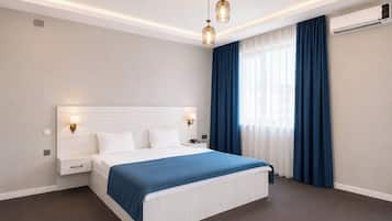 Comfort Room, Balcony | Premium bedding, desk, laptop workspace, soundproofing