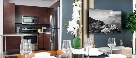 Refrigerador, microondas, horno, placa de cocina