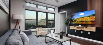 2BR Getaway w/ Gym, Parking Near Rvrwalk & Dome