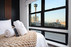 2 bedrooms, desk, iron/ironing board, travel crib