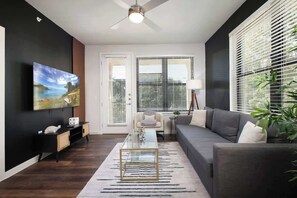 TV, offices - 2BR Escape-Best NYE Fireworks View! Near Towers (San Antonio)