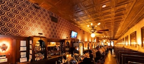 Bar (en el alojamiento)