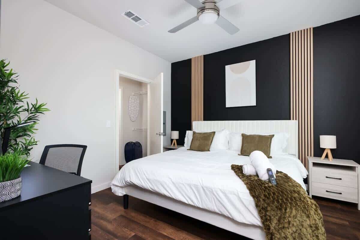 1 soverom, strykejern/-brett, reiseseng for barn og wi-fi