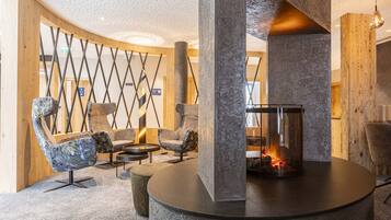 Apartment | Reception