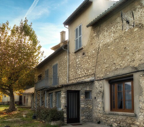 Gite BALLANTIMS Domaine de L'Annonciade quiet pets welcome