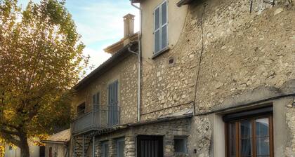 Gite BALLANTIMS Domaine de L'Annonciade quiet pets welcome