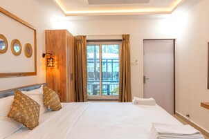 Luxury Room | Down comforters, Select Comfort beds, minibar, individually decorated
