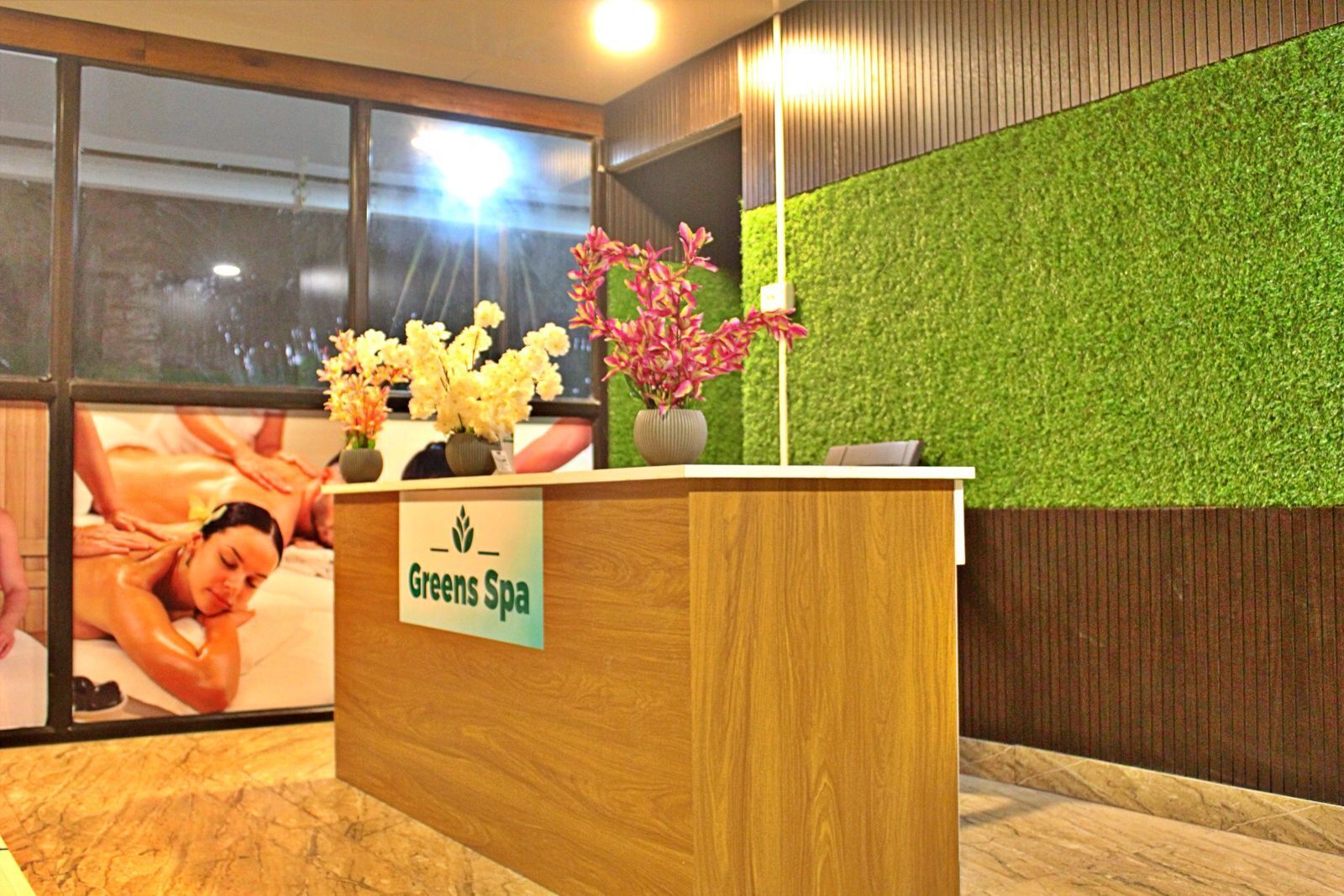 Steam room, deep-tissue massages, sports massages