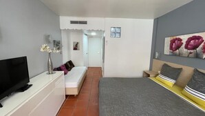 1 soverom, safe på rommet, strykejern/-brett og reiseseng for barn