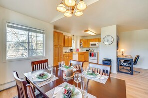 Apartment (2 Bedrooms) | Interior - Walk to Downtown: Mountain-view Estes Escape (Estes Park)