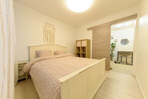 1 habitación, tabla de planchar con plancha, wifi y ropa de cama 