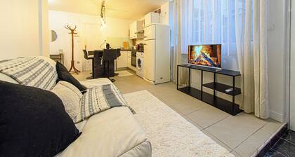 Le Cocon- Netflix - 9 min de l'aéroport - Lumineux