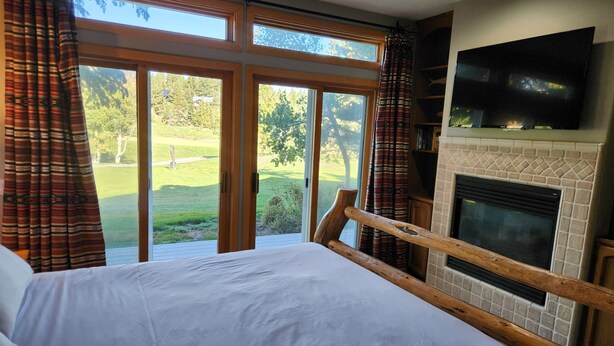 Room - Snowcreek Resort Vacation Rental 733 (Mammoth Lakes)