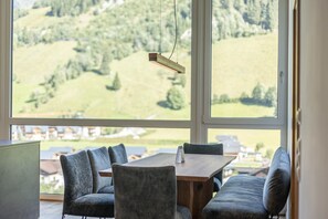 Apartment | Dining